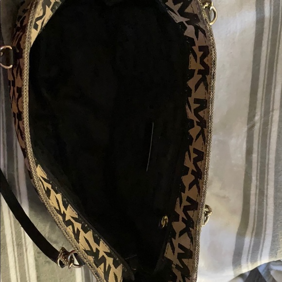 Michael Kors purse - Picture 6 of 8